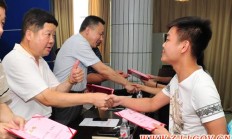 张家界航院召开纪念建党94周年暨“七一”表彰大会（图）